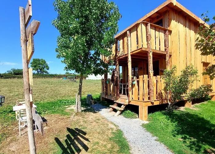 Cabane Insolite Tout Confort Chalet Gites Luzy Morvan Bourgogne